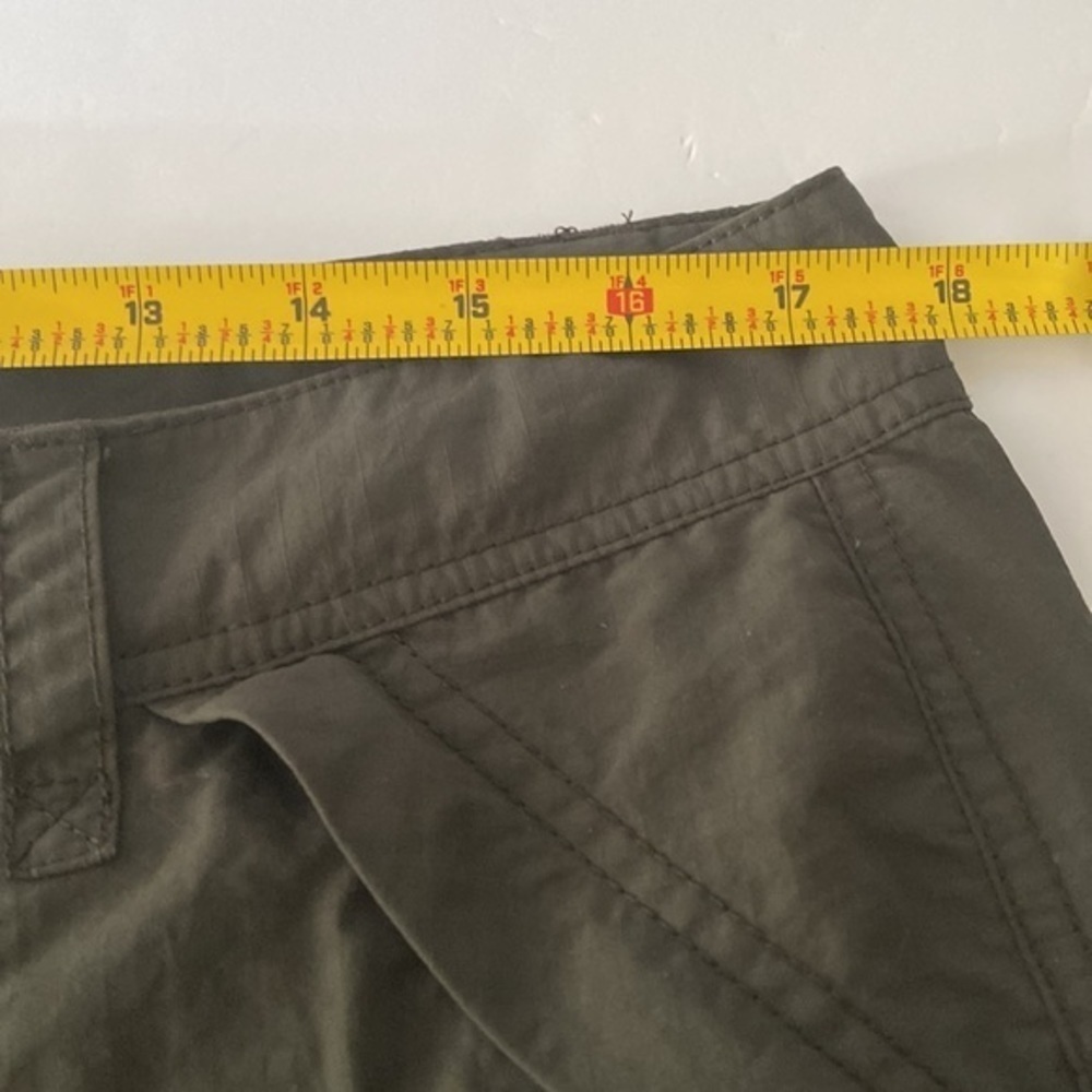 Eddie Bauer Olive Green Women 100% Nylon Cargo Pants 12 EUC - Picture 5 of 14